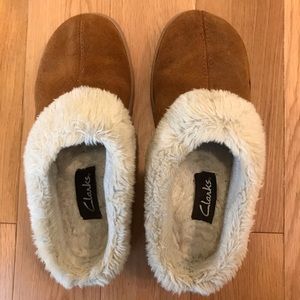 clarks baby slippers